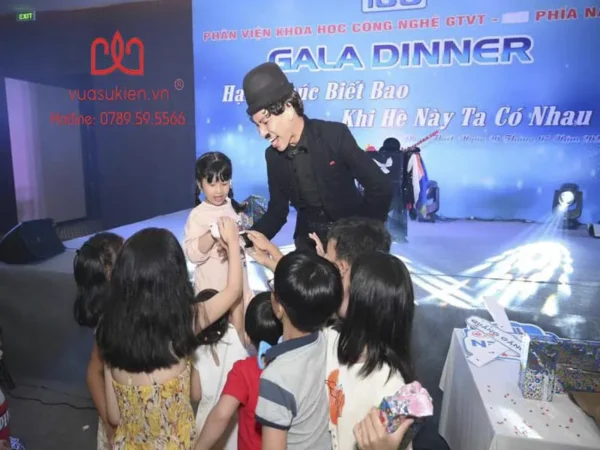 Hề Saclo chuyên nghiệp