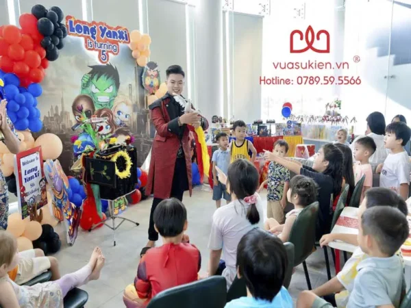 ảo thuật gia tương tác cùng các bé