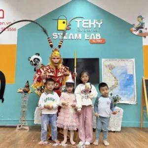 Ảo thuật Tôn Ngộ Không giao lưu với các em nhỏ