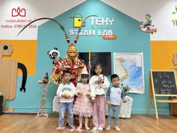 Ảo thuật Tôn Ngộ Không giao lưu với các em nhỏ