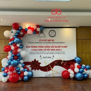 Trang trí góc check-in khai trương