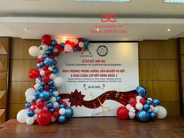 Trang trí góc check-in khai trương