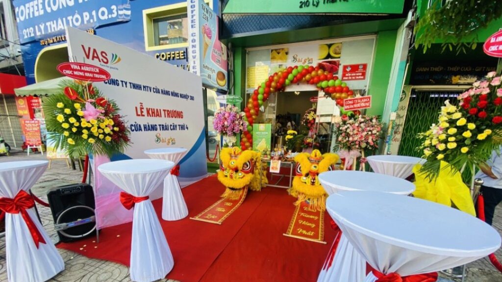 Tang trí bàn Bar khai trương