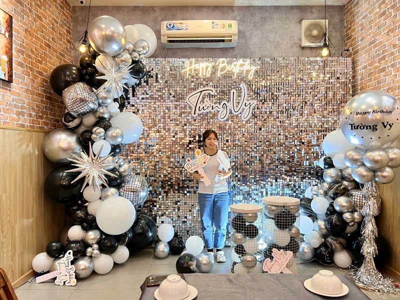 Trang trí tiệc sinh nhật người lớn