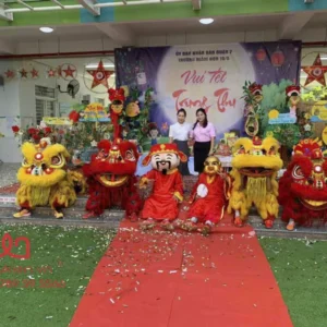 Đoàn Lân tại trường học