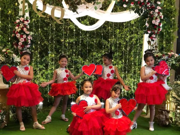Nhóm múa thiếu nhi